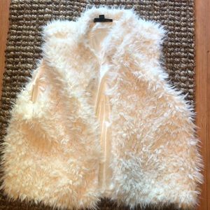 Jennifer Lauren vest with small pockets